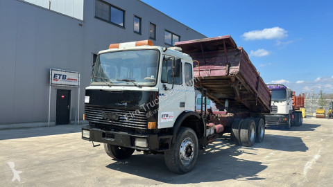 Kamion trojitá korba Iveco
