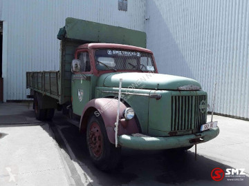 Camion plateau Volvo