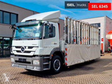 Camion grue Mercedes