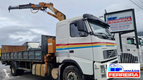 Camion grue standard Volvo