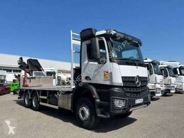 Camion grue standard Mercedes