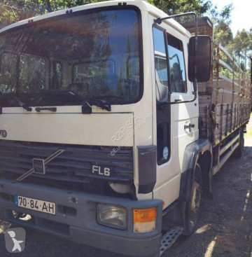 Camion plateau Volvo