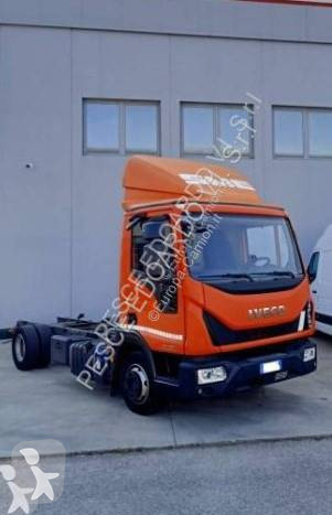 Camión chasis Iveco