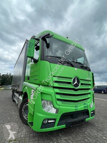Camión lona Mercedes