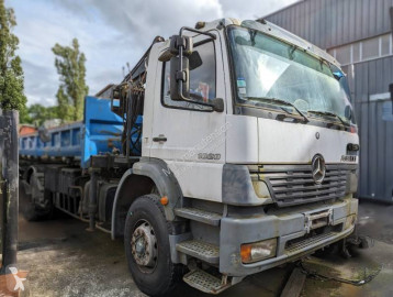 Camion tri-benne Mercedes