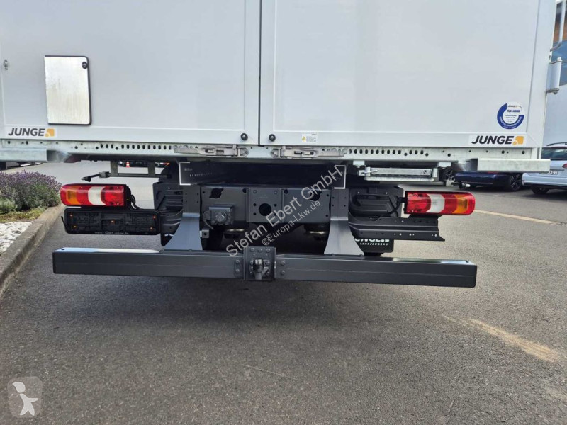 Kamion Mercedes 818 L Koffer, 4 Stück vorhanden