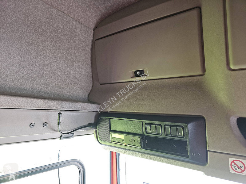 Camión DAF 290 FA SPACECAB