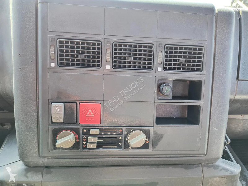 Camion Iveco 190 E27 - TIPPER + CRANE FASSI -...