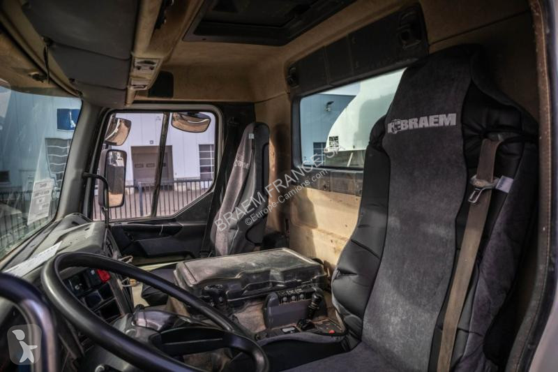 Vrachtwagen Renault KERAX 370-6X4+16000L/5COMP