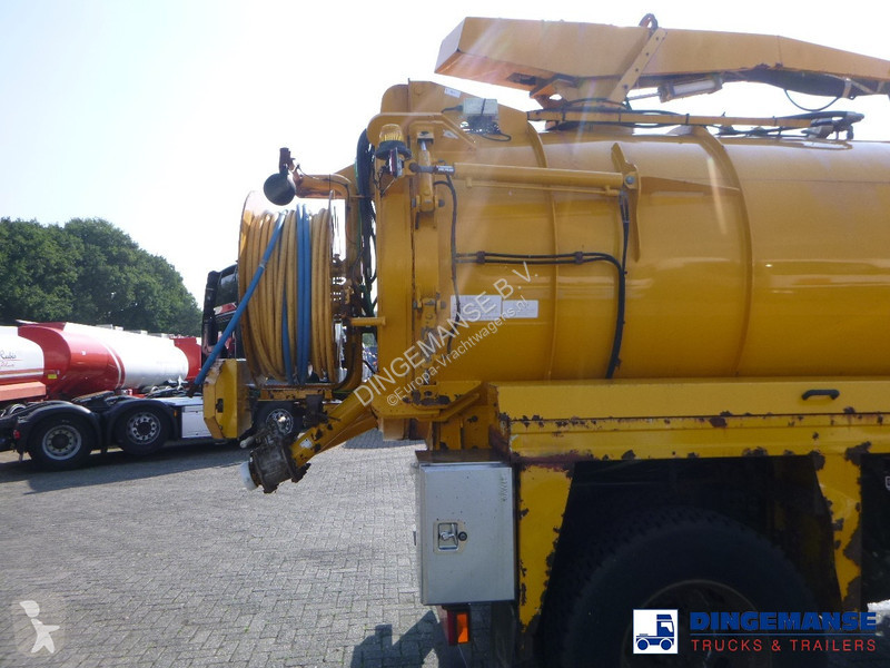 Camion Volvo 4x2 RHD Whale vacuum tank 8 m3
