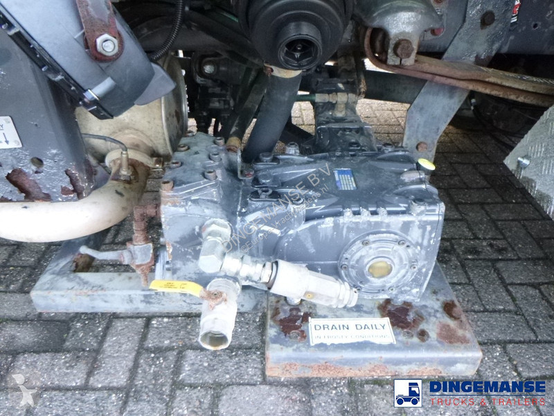 Camion Renault 180.14 dxi 4x2 RHD Euro 5 vacuum...