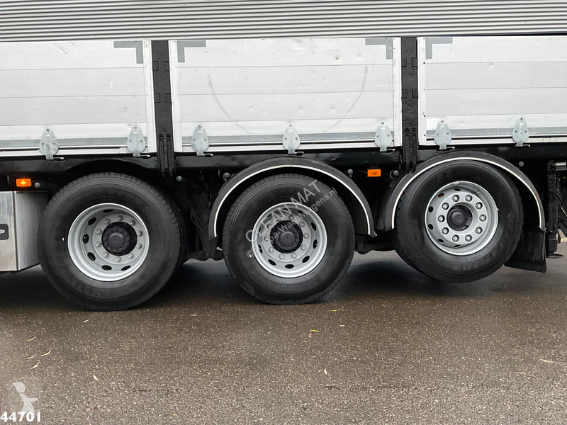 Kamion Volvo 8x4 Euro 6 Hiab 37 Tonmeter laadkraan
