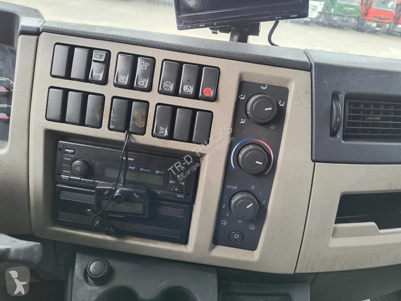 Camion Volvo FL 240 D'HOLLANDIA 2000KG - 5,76M BOX