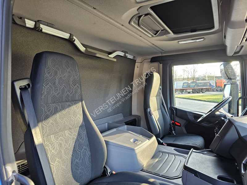 Kamion Scania P250 4X2 / FRIGOBOCK / BW