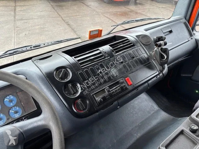 Camion Mercedes 823L DAY CAB (6-CILINDER) 4x2...