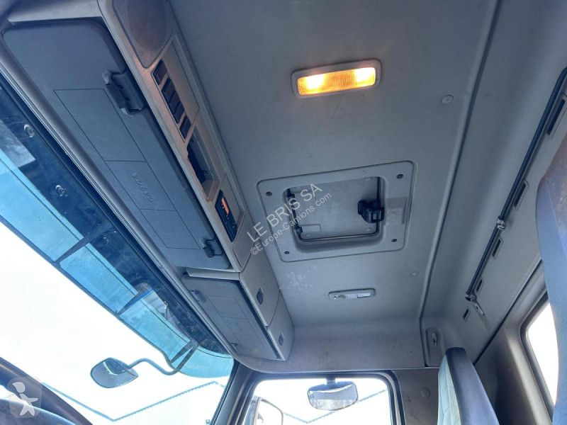 Kamion Volvo 400