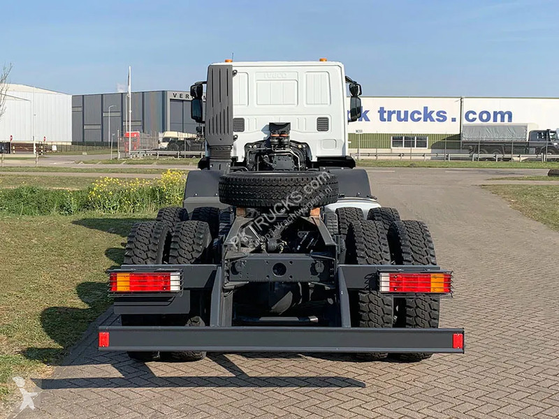 Kamion Iveco 410T42 Chassis Cabin (2 units)