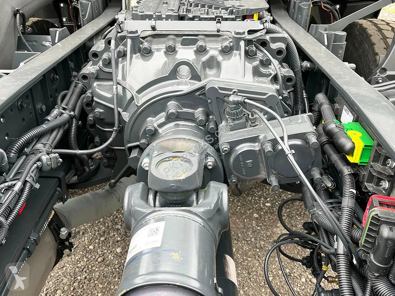 Kamion Iveco T-Way AD380T43WH-4200 AT Chassis...