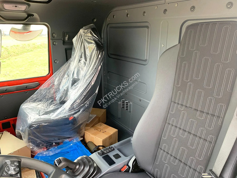 Lastbil Mercedes 2045 Chassis Cabin
