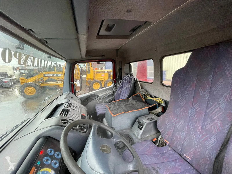Vrachtwagen Mercedes 815 Recovery Truck Manual...