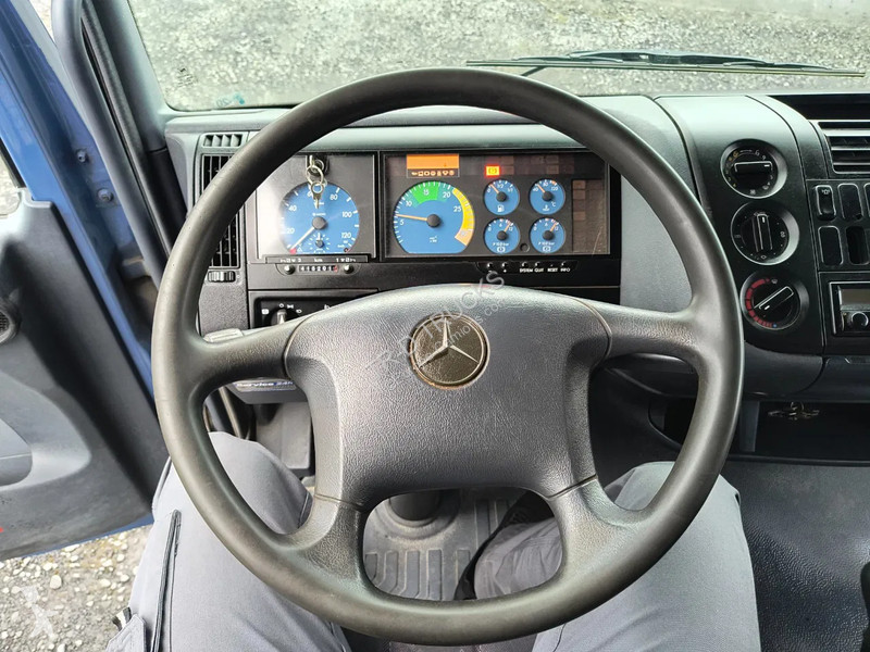 Camion Mercedes 815 GARDEN - MATERIAL BOX - RAMPS