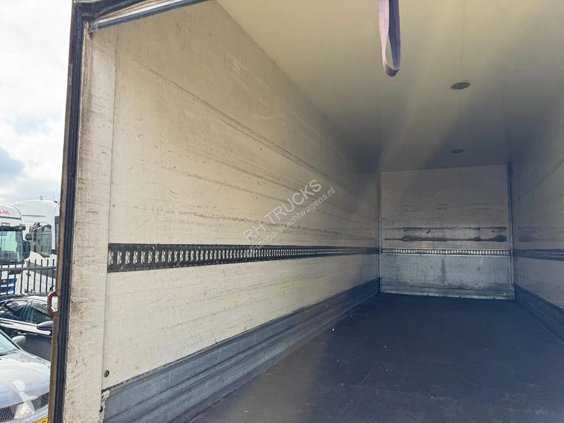 Camion Scania P230 4X2 - EURO 5 + DHOLNDIA LIFT