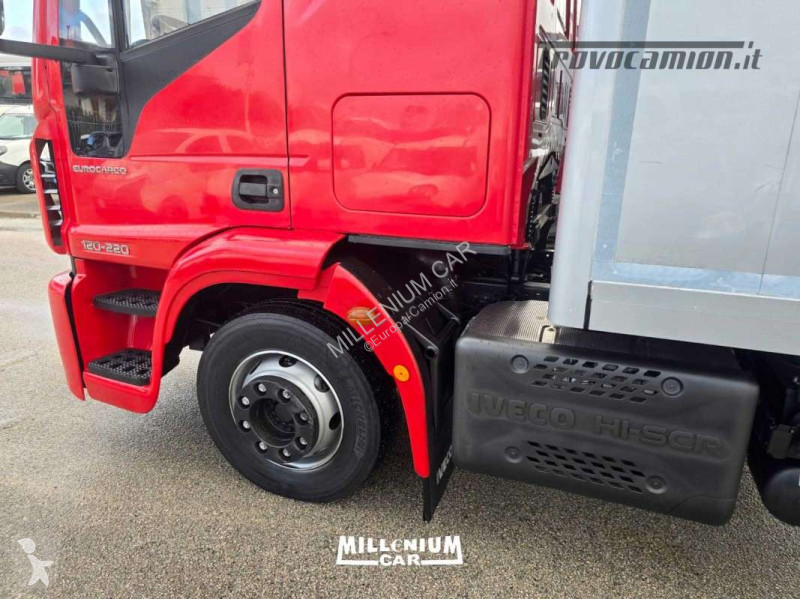 Kamion Iveco 120E22 FURGONE 7,70 KM 180000 2018