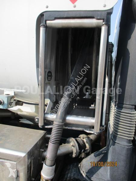 Camião Renault 4x2 MAGYAR 12500 L 210.19