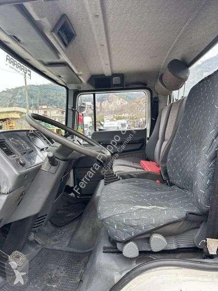 شاحنة Nissan T135