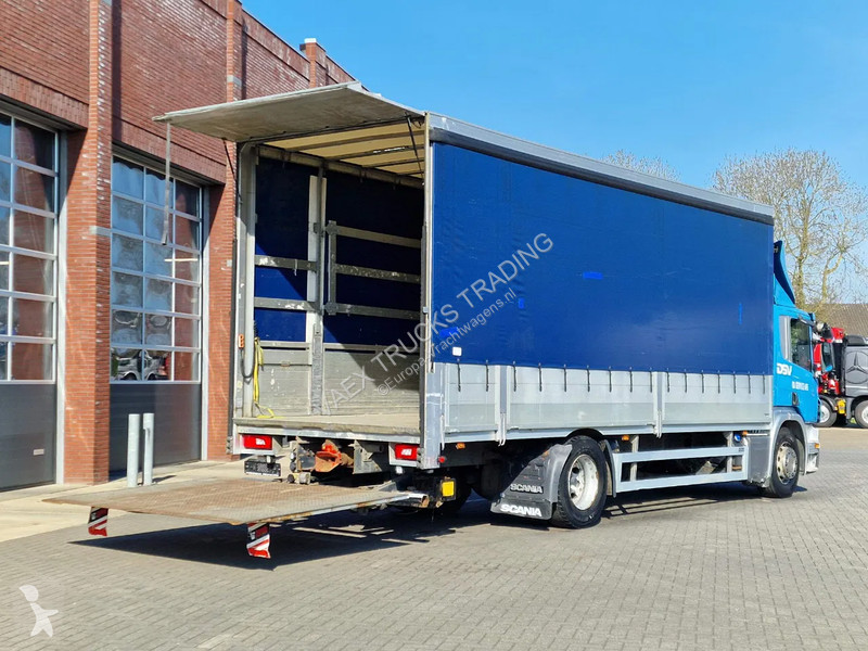 Camion Scania P320 4x2 - Side boars - oadlift -...