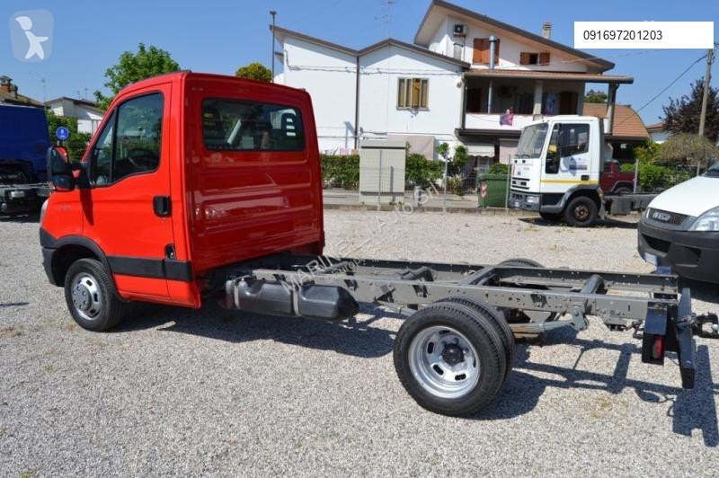 عربة نفعية Iveco 35C13 BTor 2.3 HPT TELAIO PARI...