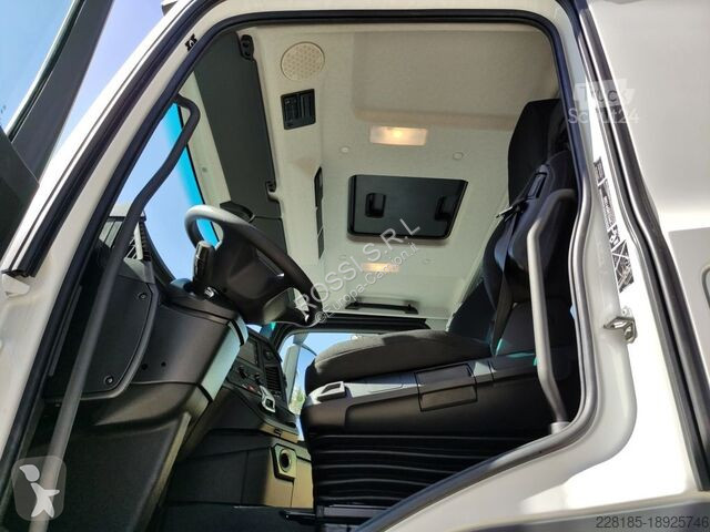 Camión Mercedes 4148 K 8x4/4