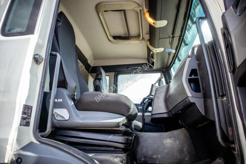 Camion MAN 32.400BB+LIEBHERR 8M³+BAND/TAPIS 16m