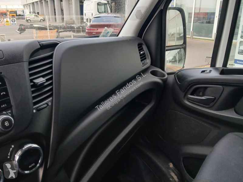 Veículo utilitário Iveco  35C16 20m3