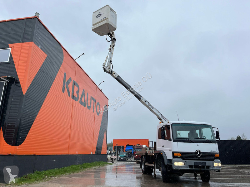 Kamion Mercedes 918 4x4 VERSALIFT VST-237-NF /...