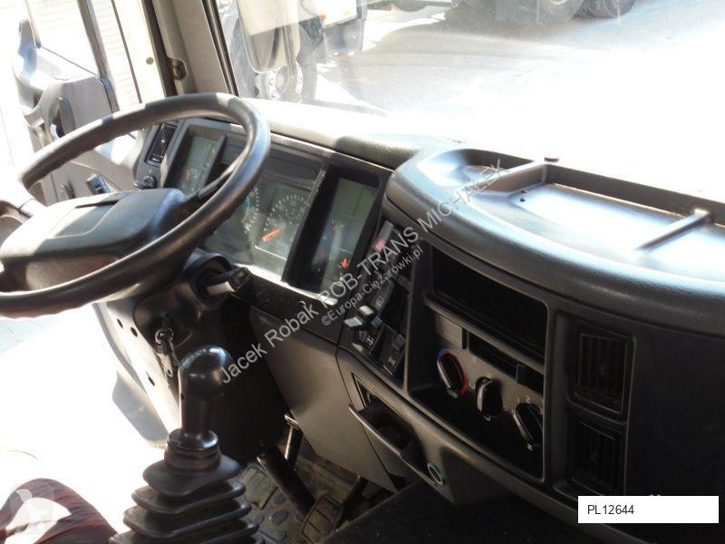 Camión Volvo FL220