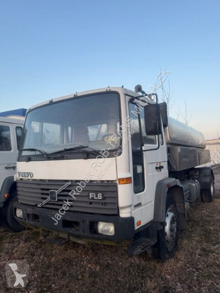 Camión Volvo FL 618