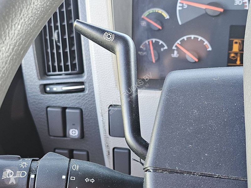 Lastbil Volvo 24012 AIRCO ISO BOX HEATER