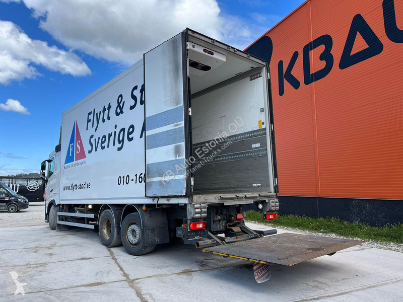 Kamion Volvo FH  6x2*4 T-1000R / Box L=7437 mm