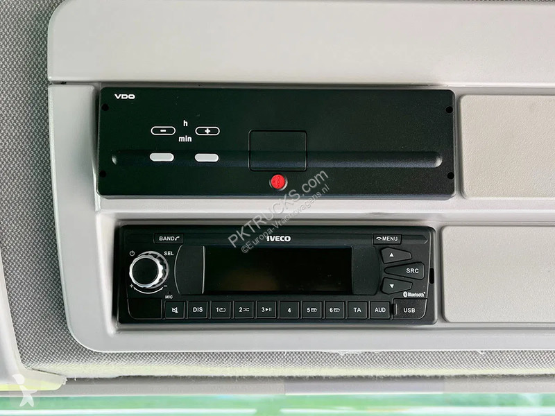 Camion Iveco EuroCargo 150 Chassis Cabin RHD