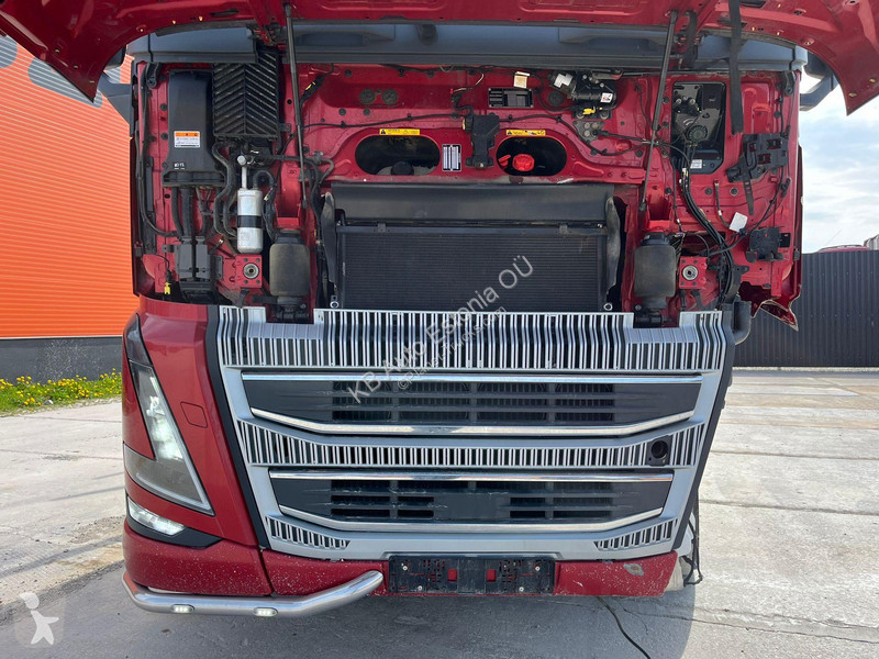Kamion Volvo 750 8x4/4 DAMAGED !