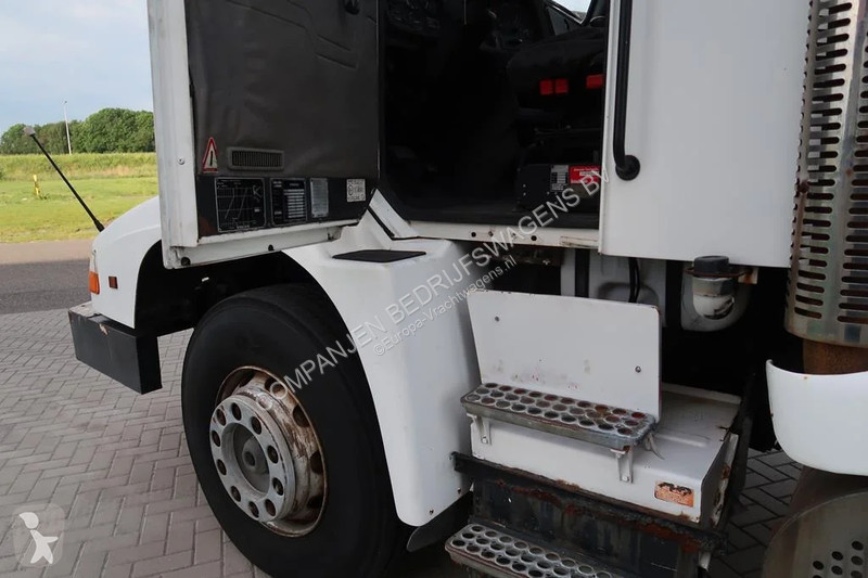 Kamion Volvo NL 10 Towing and recovery vehicle...