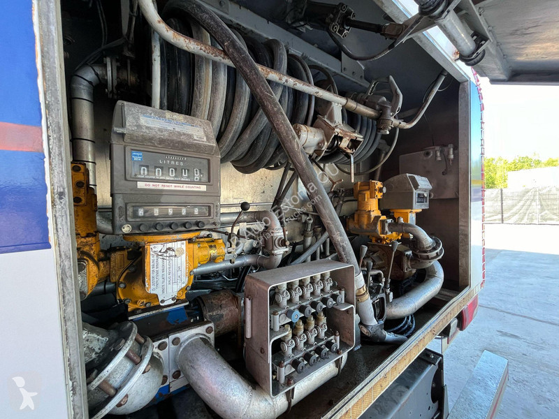 Camion Scania 320 4x2 TANK 11000 l / 2000 +...