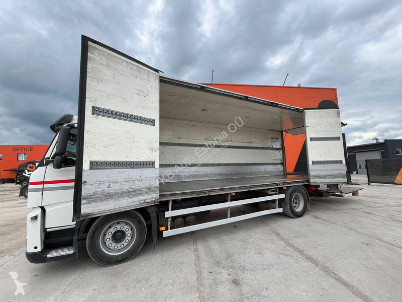 Camion Volvo 330 4x2 BOX L=7533 mm