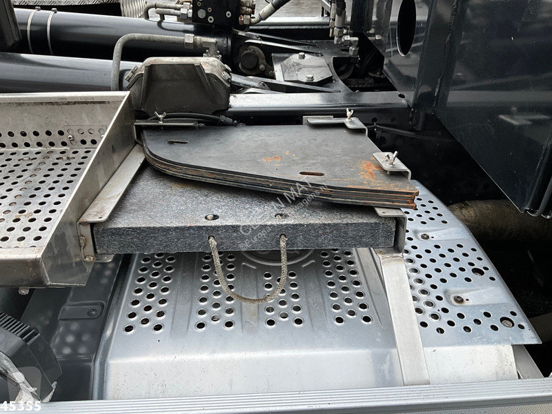 Camion Mercedes 3540 8x4 Euro 6 HMF 19 Tonmeter...