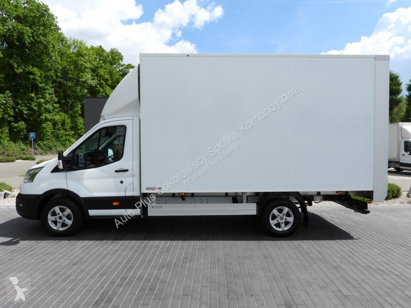 Kamion Ford TRANSIT  KONTENER WINDA 8 PALET...