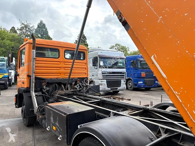 Camion MAN 15.192 (6-CILINDER) WITH GEESINK...