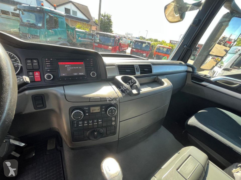 Camion MAN TG-S 35.400 8x6H 4 Achs Muldenkipper...