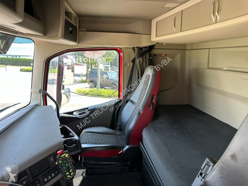 Kamion Volvo 6x4 HOOKLIFT 20T - RETARDER - LIFT...