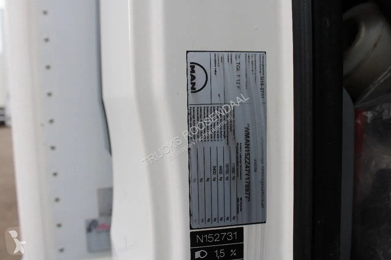 Kamion MAN 12.210 + LIFT + MANUAL